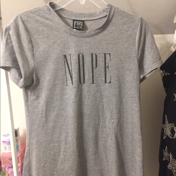 cute grey graphic tee-shirt - Picture 3 of 7